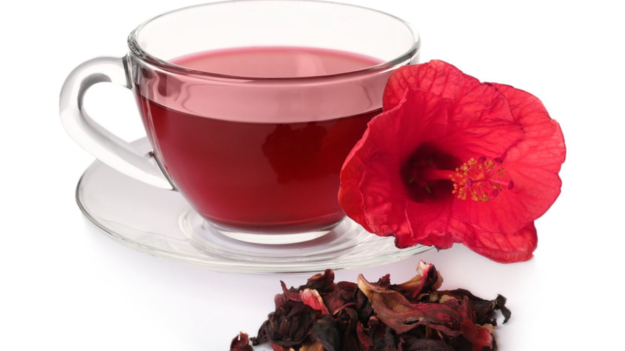 usar hibisco para fortalecer o cabelo