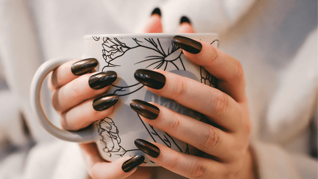 Biotina e Unhas Quebradiças: O Que Você Precisa Saber Sobre Suplementação