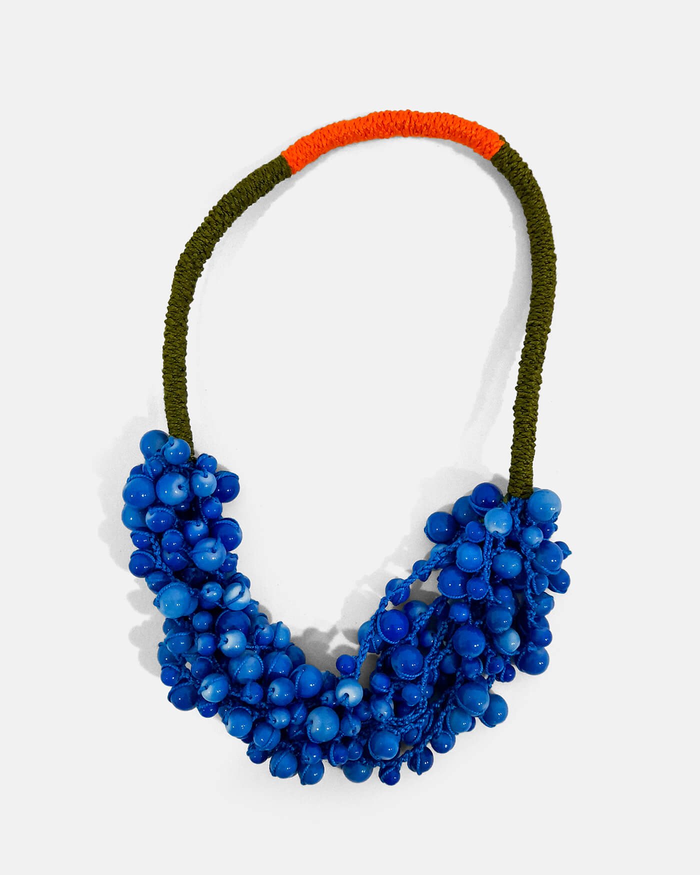 Tendências de Colares de Crochê para 2025/2026: Cores e Materiais