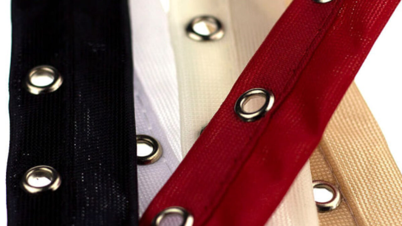 como colocar ilhós em tecido