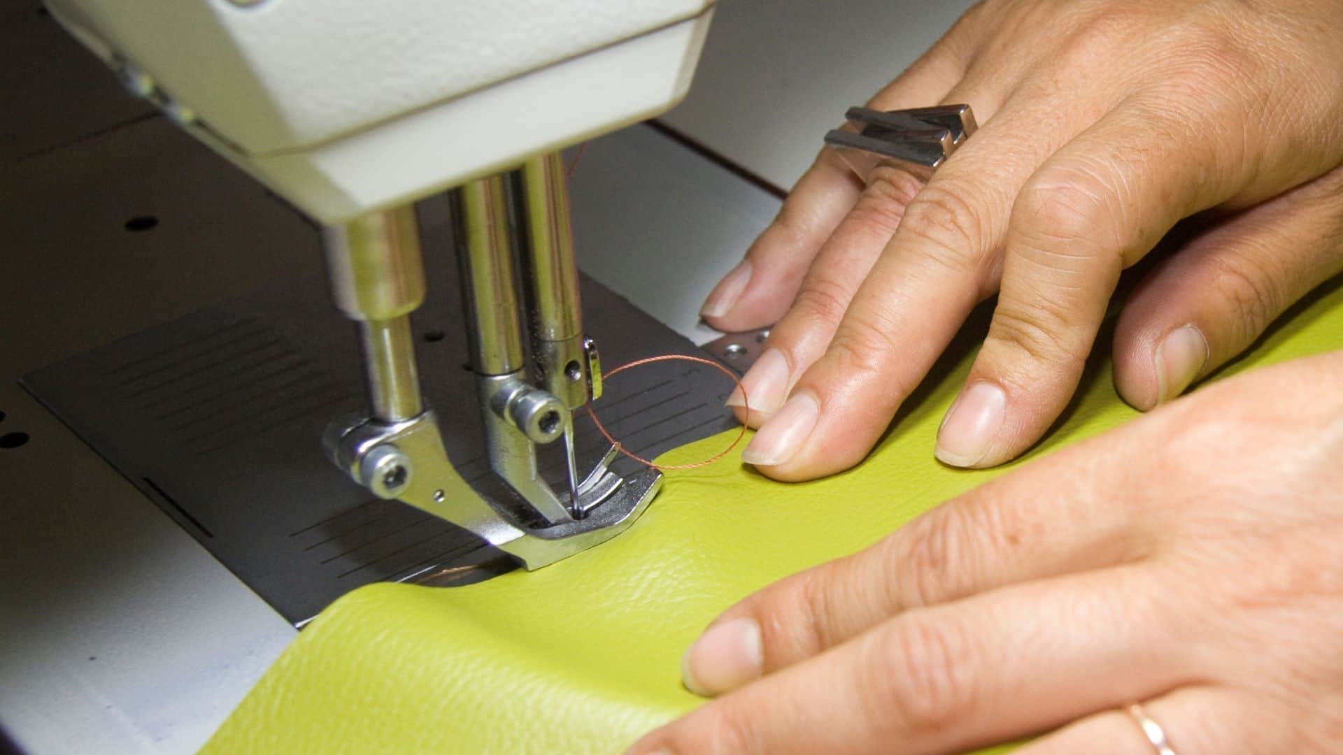 Evitando Rasgos: O Comprimento Ideal do Ponto na Costura de Couro Sintético