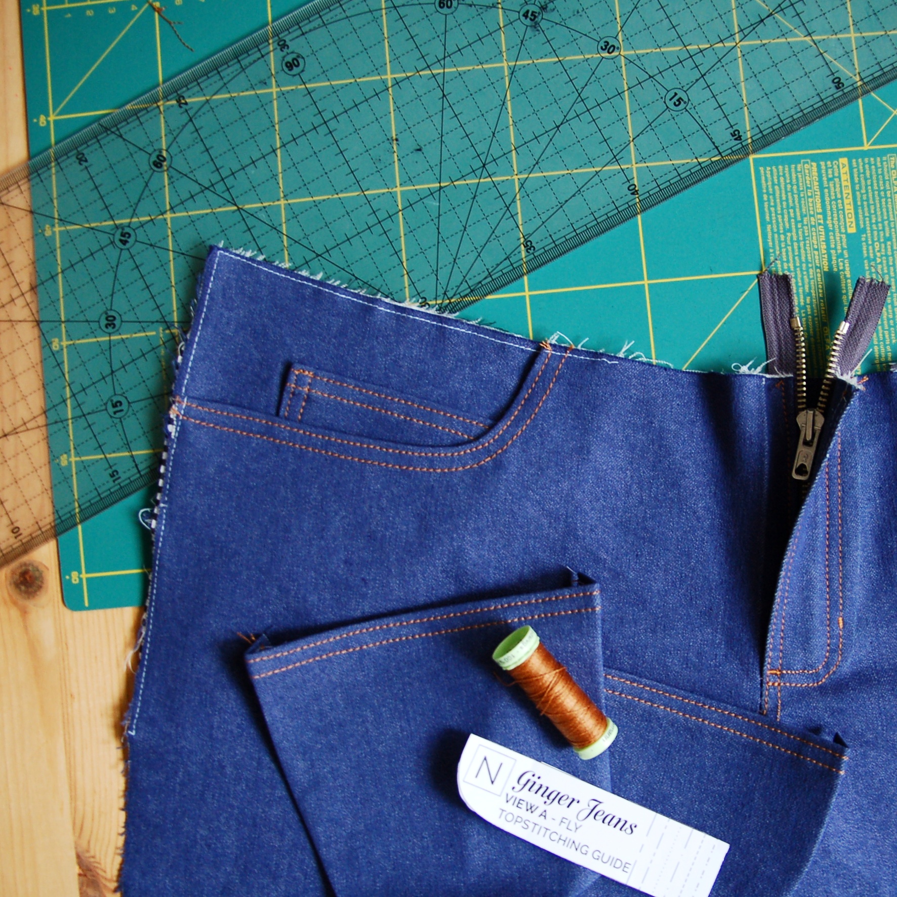 Como Fazer Reparos Invisíveis em Jeans Rasgados: Guia Passo a Passo