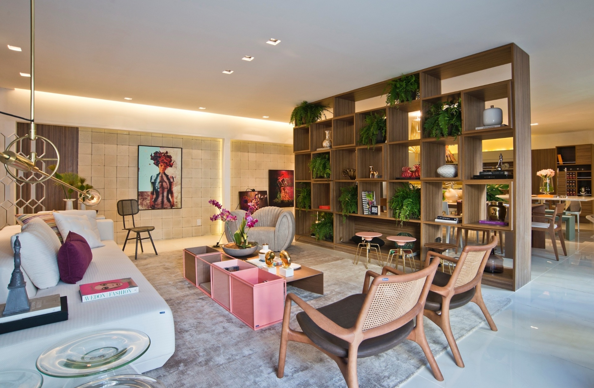 como decorar com estante vazada para dividir ambientes