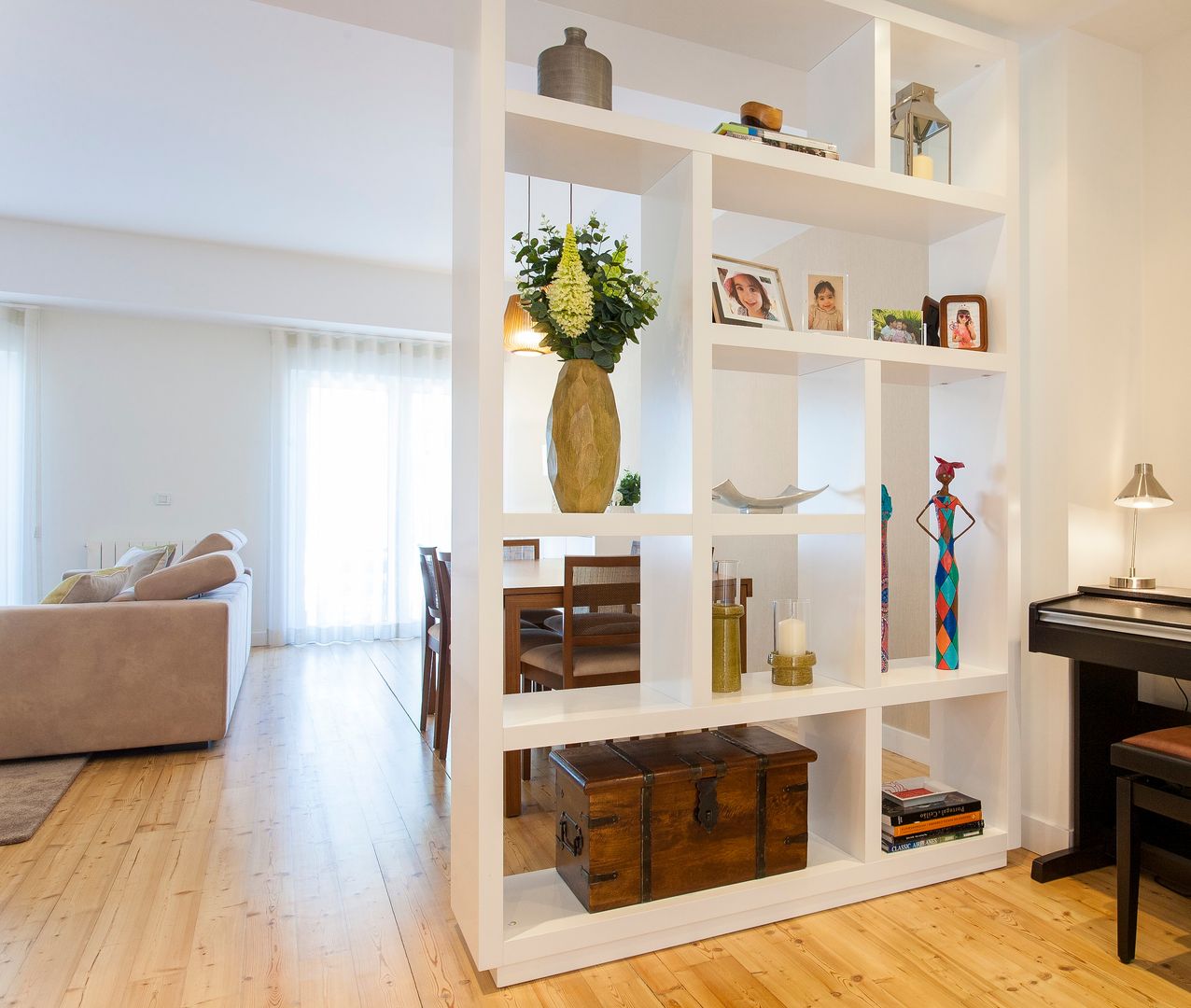 Estante vazada: a solução perfeita para dividir ambientes pequenos