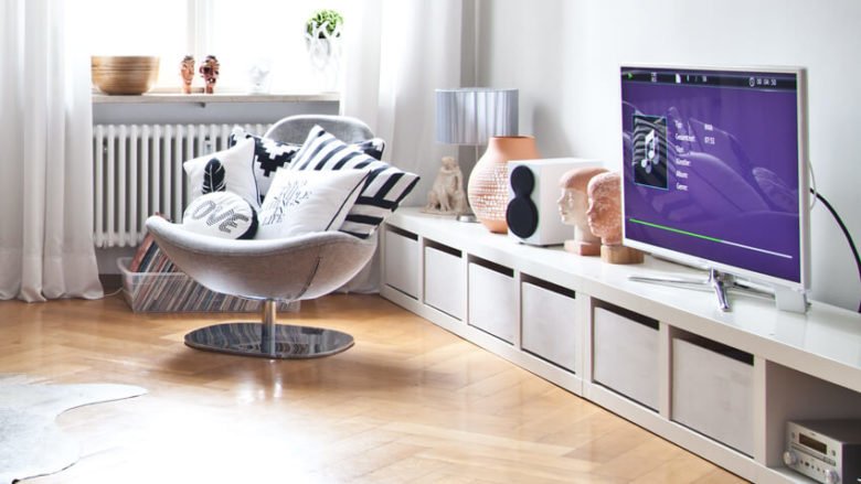 organizar objetos em rack de sala