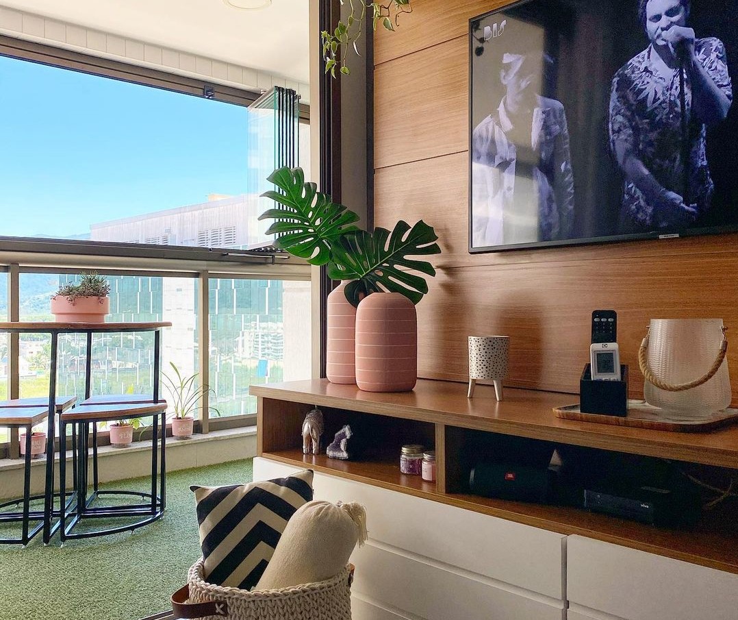 como decorar rack de sala