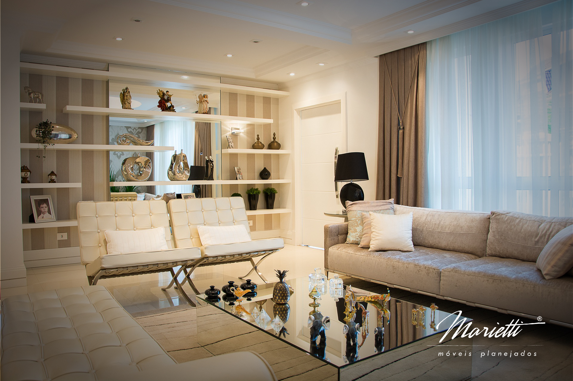 Estilo Orgânico: Integrando Natureza e Peças Clássicas na Sua Sala