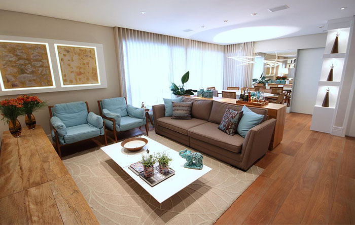 Iluminação Ideal para Valorizar seu Sofá Marrom