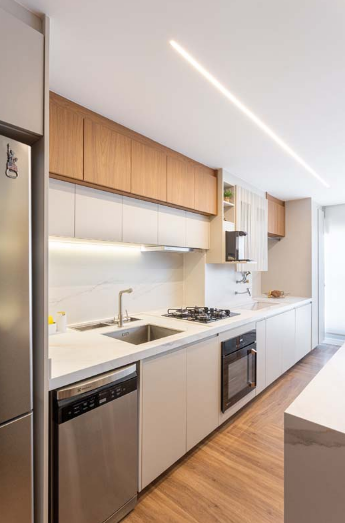 ideias de cozinha branca e madeira