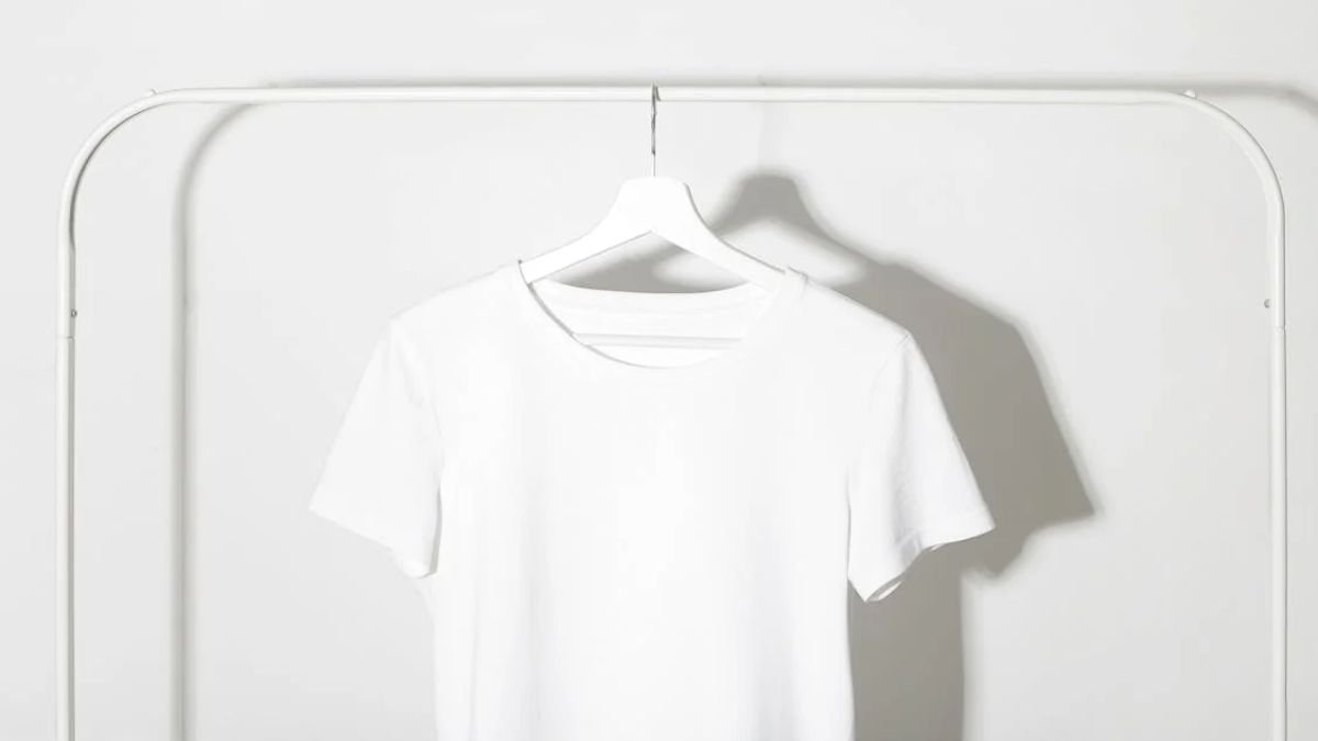 dobrar camiseta para economizar espaço