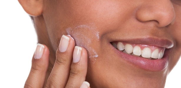 Dermatologistas Respondem: Esfoliação com Açúcar é Realmente Ruim?