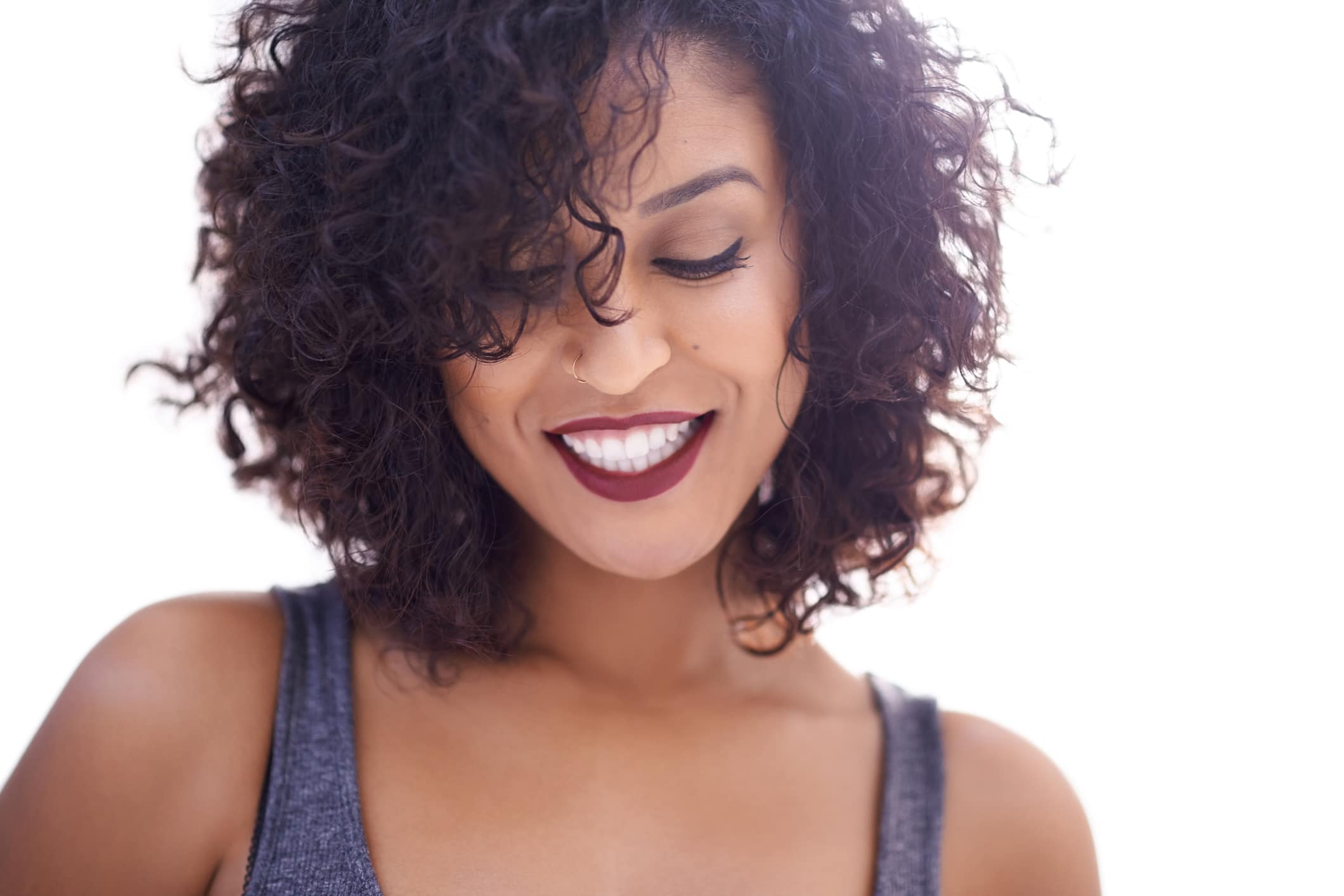 como estilizar franja lateral em pixie cacheado