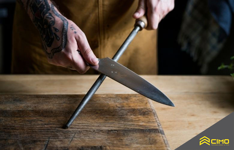 como fazer afiar faca