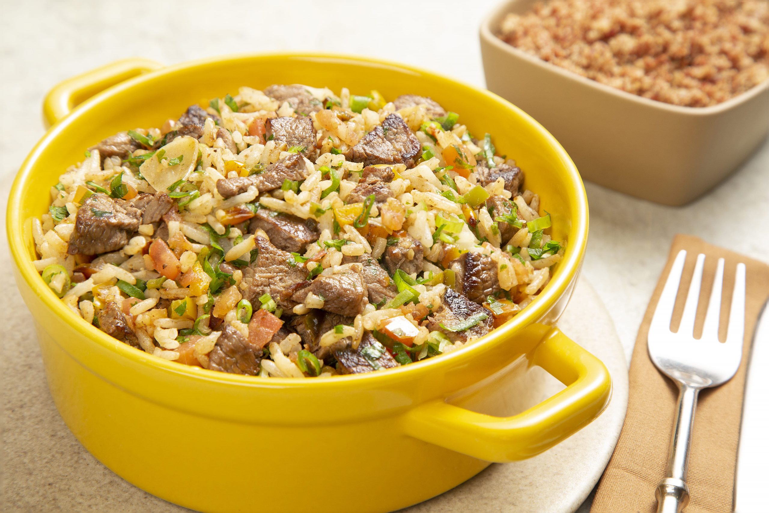 arroz carreteiro com carne seca e linguiça