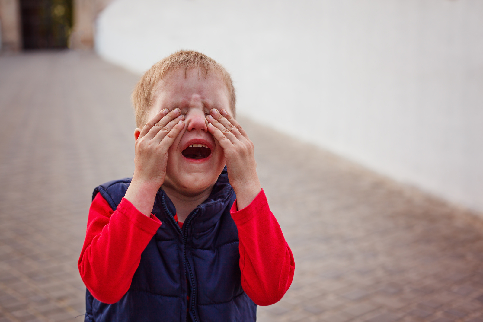 como lidar com crises de birra infantil