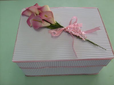 como fazer caixa de presente com papelo