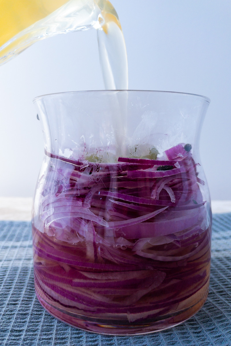 como fazer conserva de cebola roxa