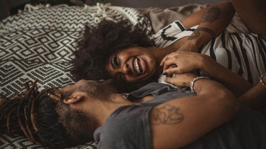 relacionamento e diálogo sexual