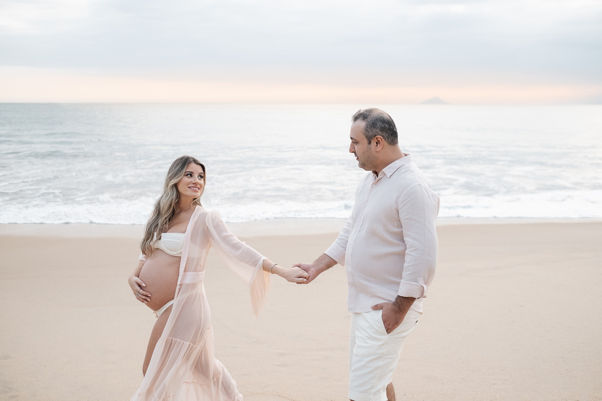 Ensaio Gestante em Casa: Dicas para Fotos Íntimas e Memoráveis