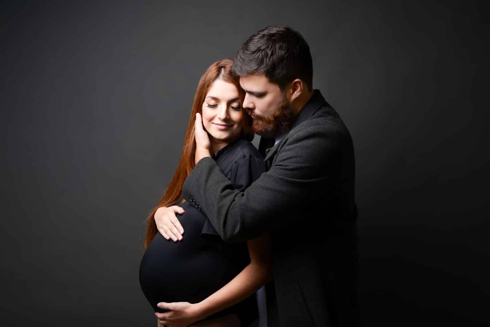 Iluminação e Acessórios: Detalhes que Transformam Seu Ensaio Gestante