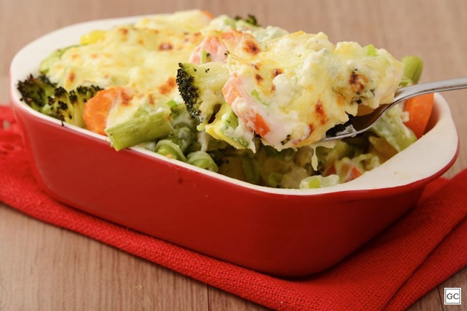 como fazer legumes gratinados com molho branco