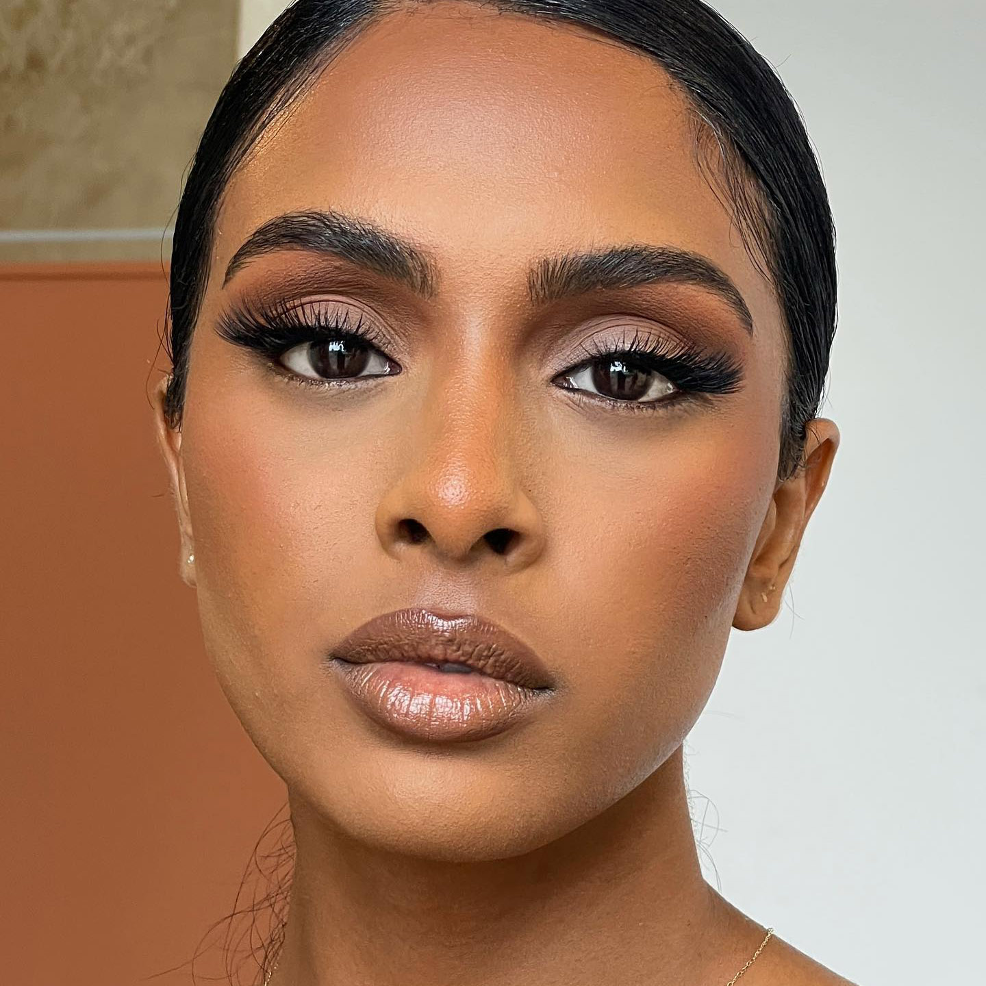 como fazer maquiagem para olhos grandes