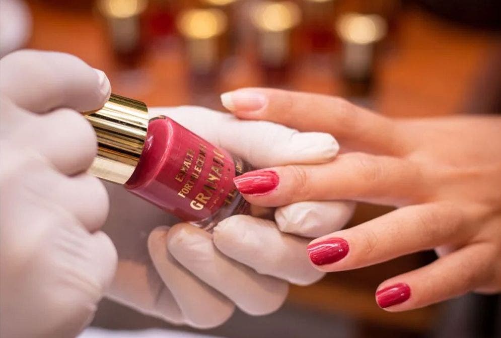 truques para esmalte não descascar nas pontas