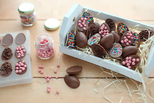 Como Fazer Ovos de Páscoa Decorados e Recheados