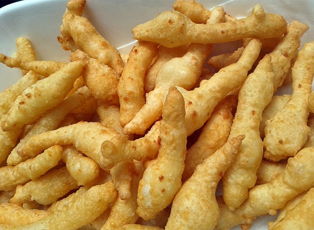 como fazer pão de queijo frito