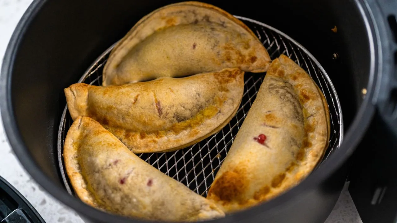 como fazer massa de pastel caseira