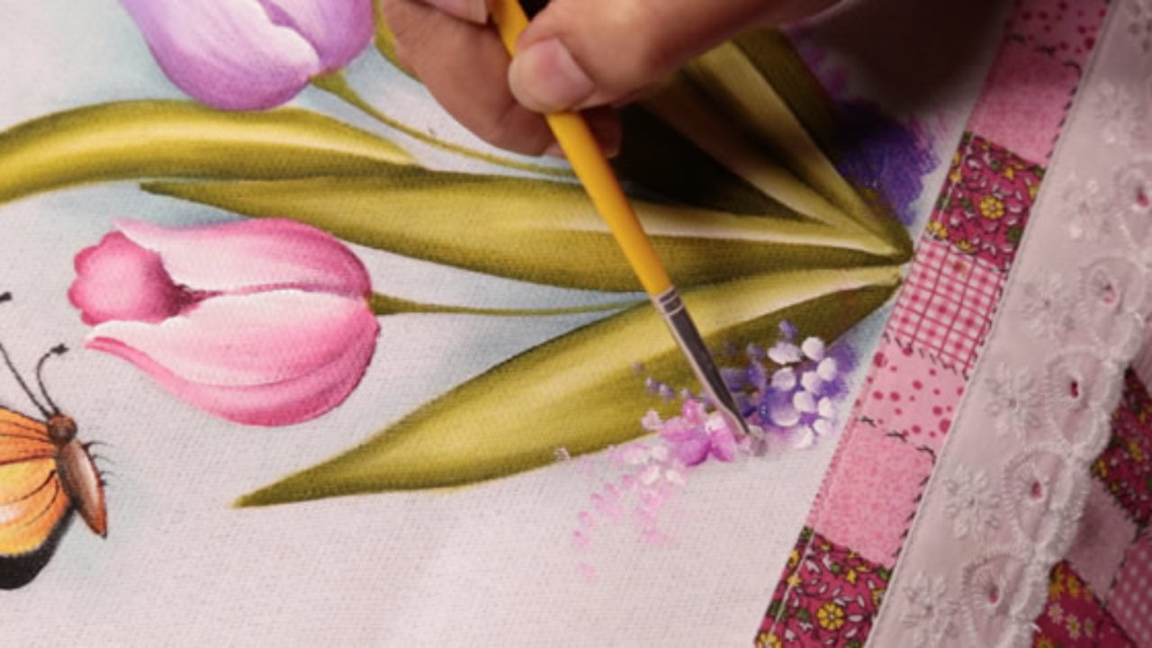Como Escolher os Pincéis Certos para Cada Detalhe da Sua Pintura em Tecido