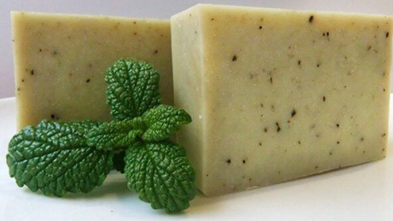 Segurança na Saboaria: Manuseio da Soda Cáustica