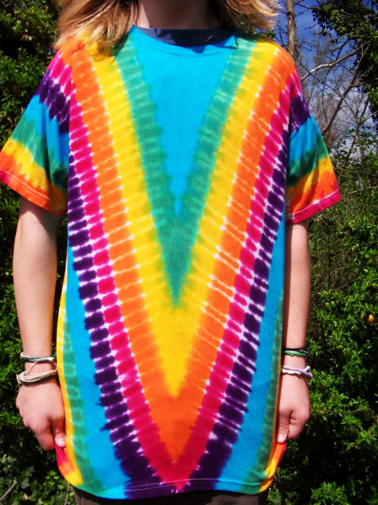 Guia Completo: Como Fazer Tie-Dye Reverso em Camisetas Escuras