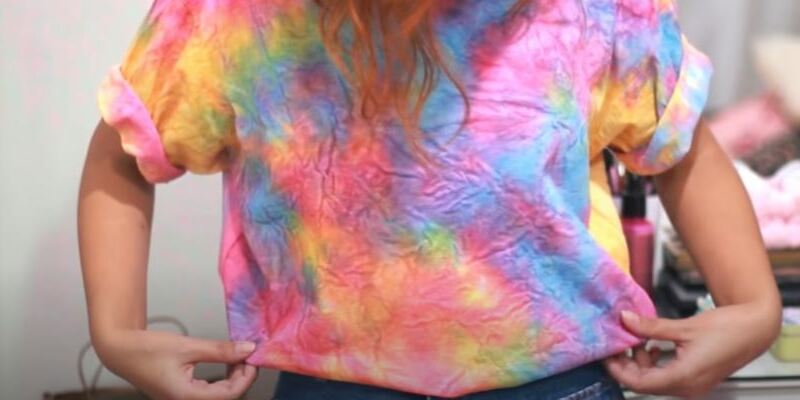 Tie-Dye em Camisetas Coloridas: Tingimento Direto para Iniciantes