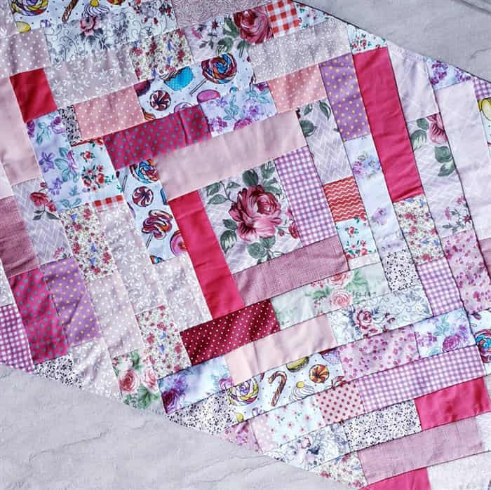 Como Escolher a Melhor Base para o Seu Tapete de Retalho (Antiderrapante ou Firme?)