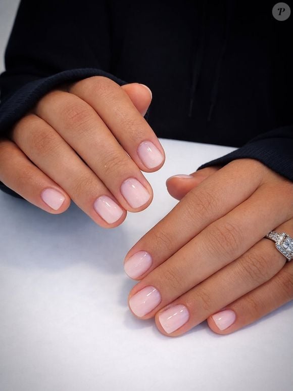 As Melhores Cores de Esmalte para Unhas Quadradas