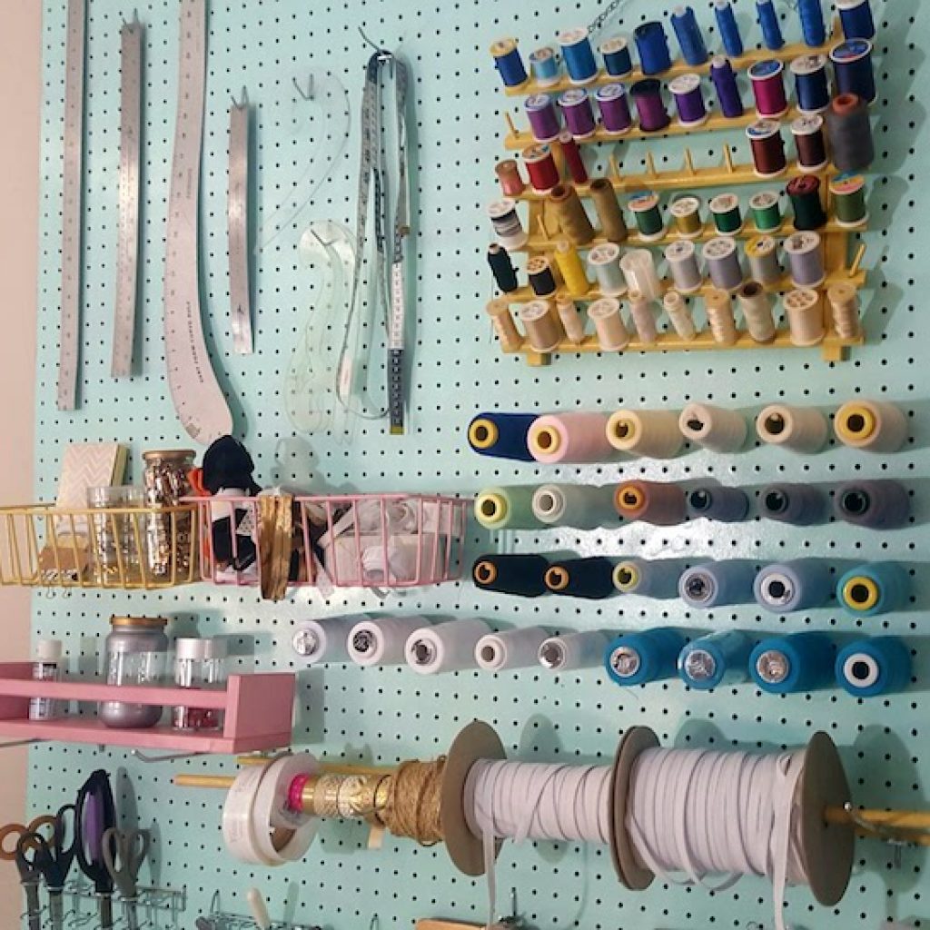 como guardar moldes de costura sem amassar