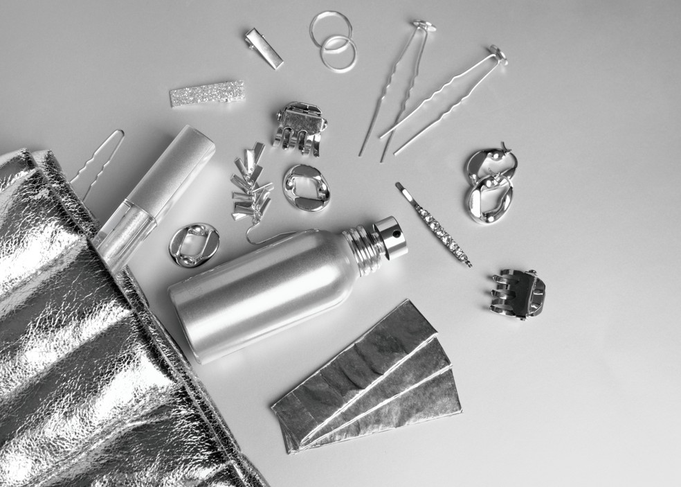 A ciência por trás da limpeza de prata com bicarbonato e alumínio