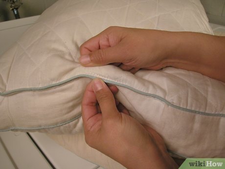 Como remover manchas de suor do travesseiro