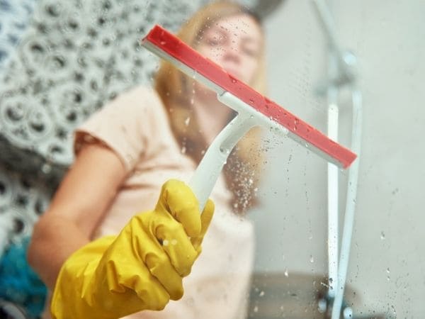 como limpar box de banheiro