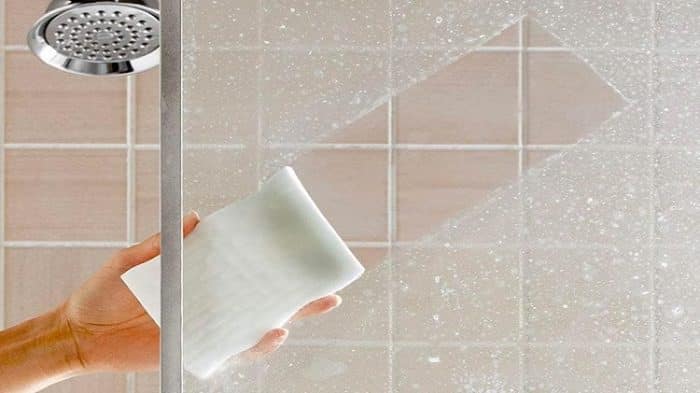 Como Remover Manchas de Gordura do Box do Banheiro Rapidamente