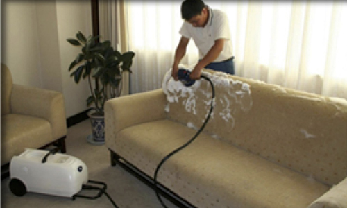 como limpar sofá a seco sem molhar