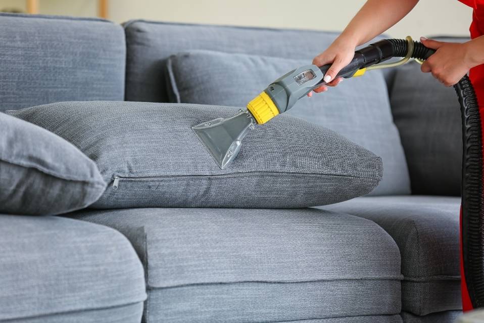 receita caseira para limpar sofá