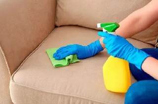 como limpar sofa de tecido