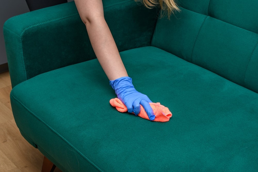 como limpar sofa de tecido
