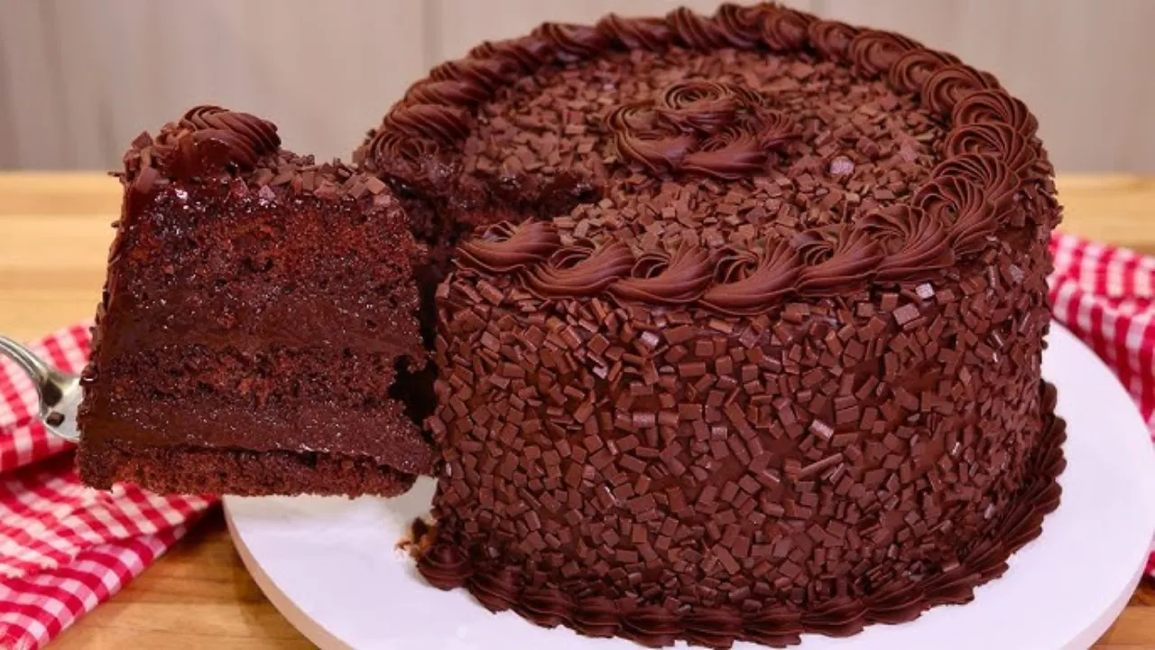 Ferramentas Essenciais para a Montagem Profissional de Bolos