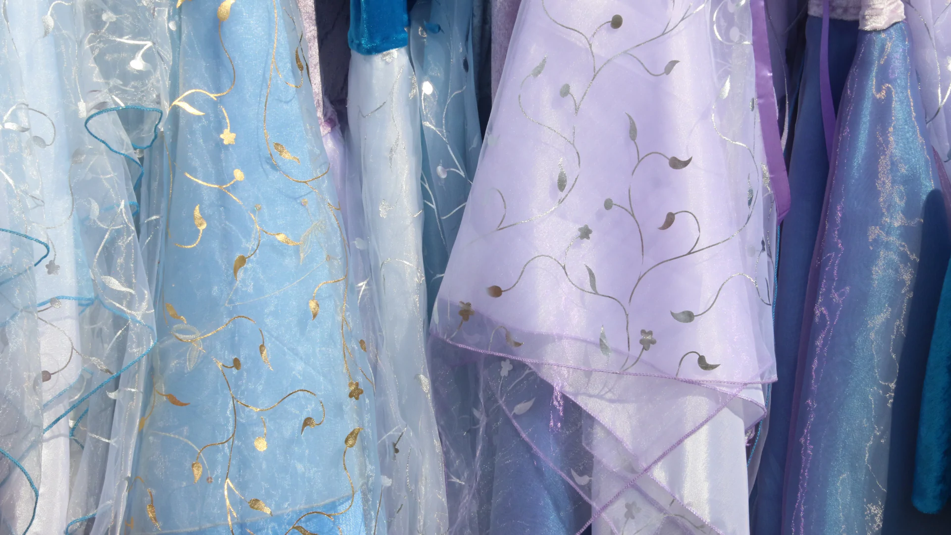 Como cuidar de roupas de seda: guia completo