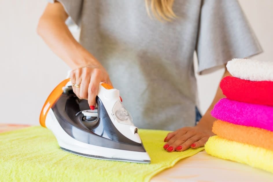 Vaporizador de Roupa vs. Ferro: Qual a Melhor Opção para Você?