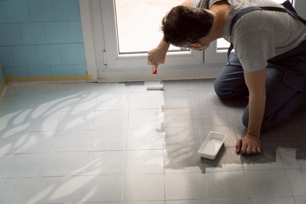 melhor tinta para piso de banheiro cerâmico