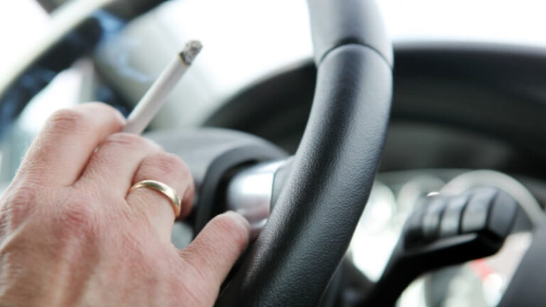 como tirar cheiro de cigarro do ambiente